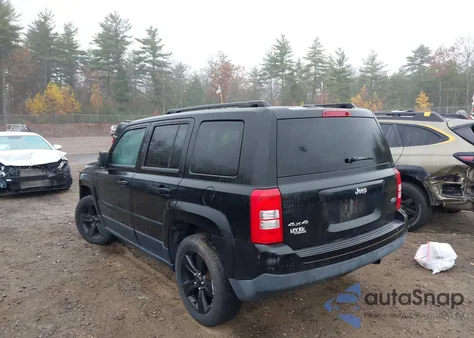 2014 Jeep Patriot Altitude z USA, uszkodzony, nr VIN 1C4NJPBA1ED694778